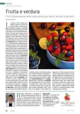 a tavola con frutta e ortaggi estivi